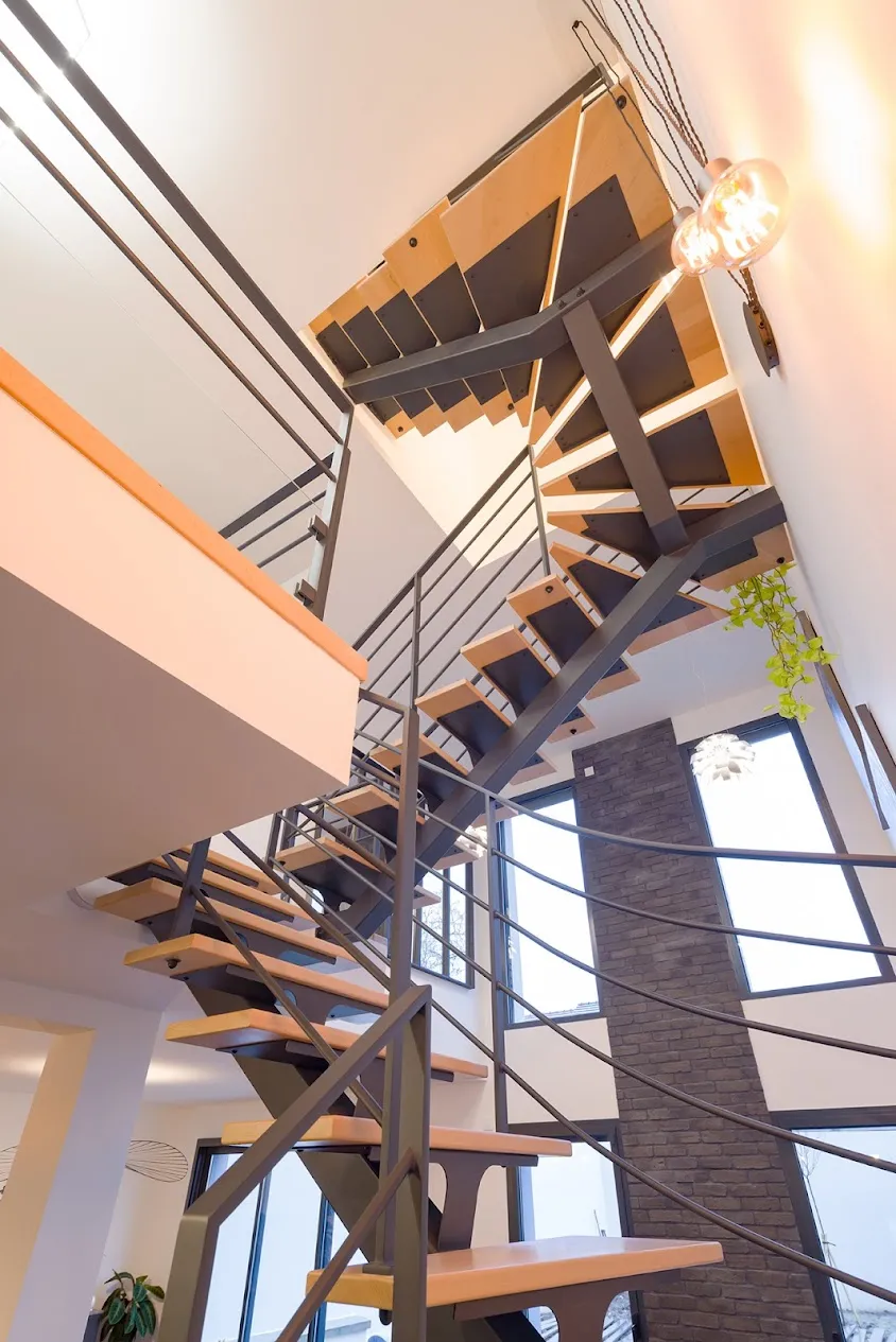 Simmad Escaliers - Fabricant d’escalier sur-mesure en Île-de-France, Seine et Marne, Val de Marne, Paris