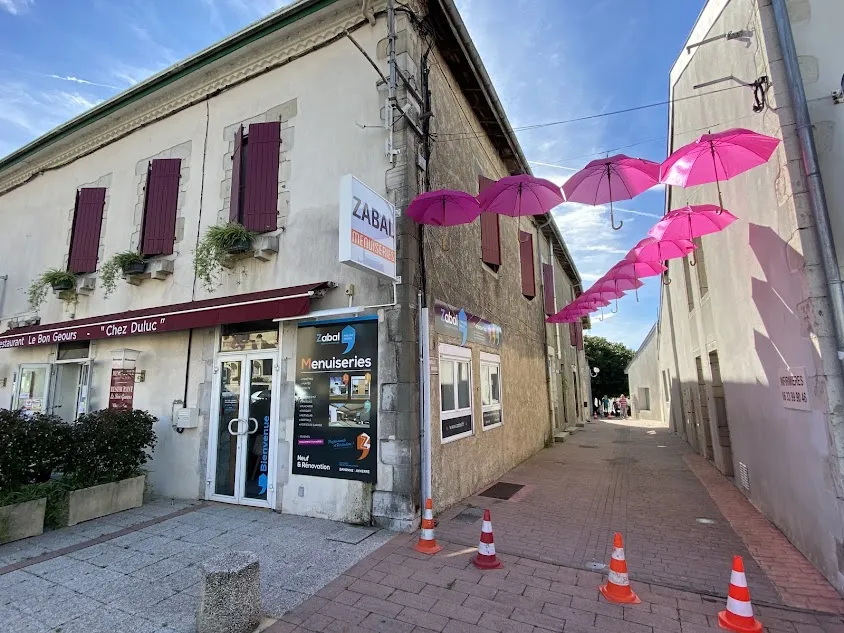 ZABAL Menuiseries Sud Landes St Geours Showroom : Cuisines, Menuiseries, Vérandas & Fermetures
