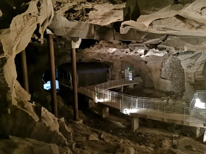 Grotte de la Pierre de Volvic