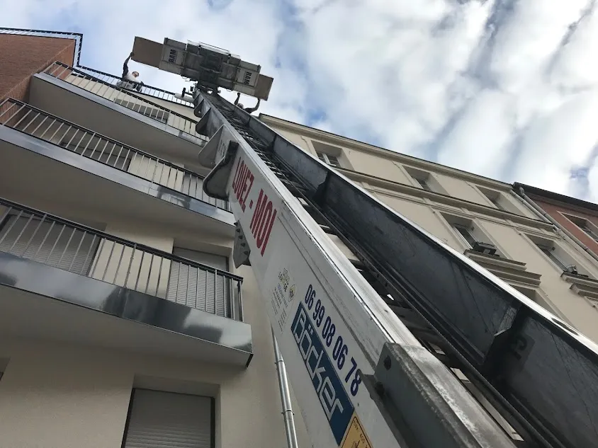 RAM LEVAGE - Location Monte Meuble et Monte-charge travaux à Paris et Île de France