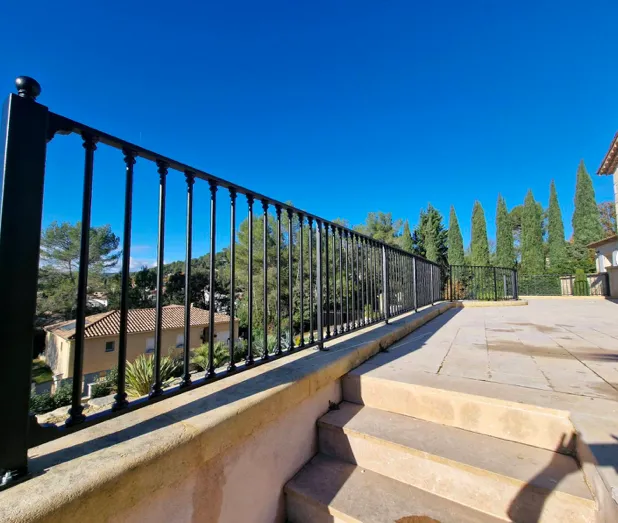 VENDARGUES FERRONNERIE Spécialiste Ferronnerie et Métallerie Portails, EscaliersVerrières Pergolas Clôtures