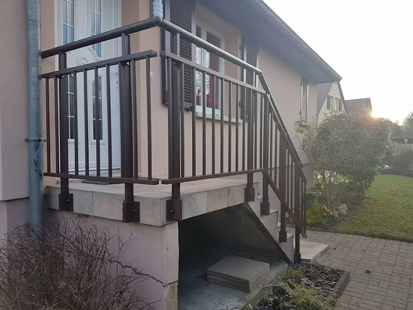 AFM Bruckert