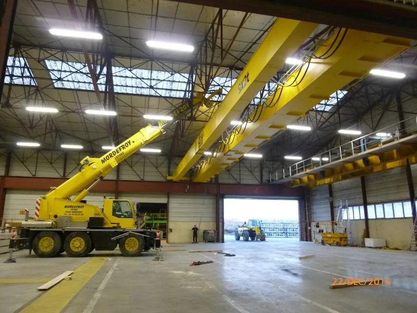 MORDEFROY LEVAGE LOCATION GRUES MOBILES DE 40 à 200 T, BRAS DE GRUE, LOCATION NACELLES DE 6 à 57 M, LOCATION MANITOU MRT