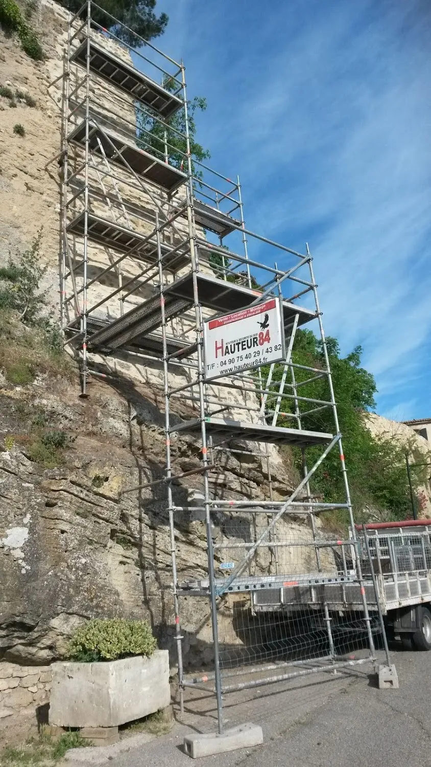 HAUTEUR 84 - HAUTEUR 13 Services Echafaudage Location & Vente