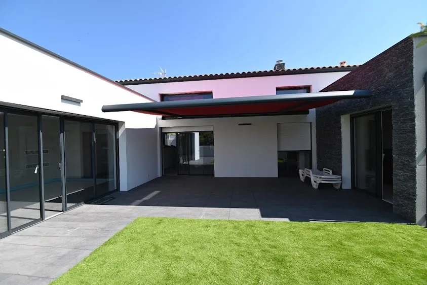 MICHENEAU Menuiserie Extérieur Agencement Intérieur Portail &Clôture Charpente Dépannage volets roulants