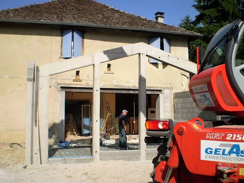 Gelas Constructions