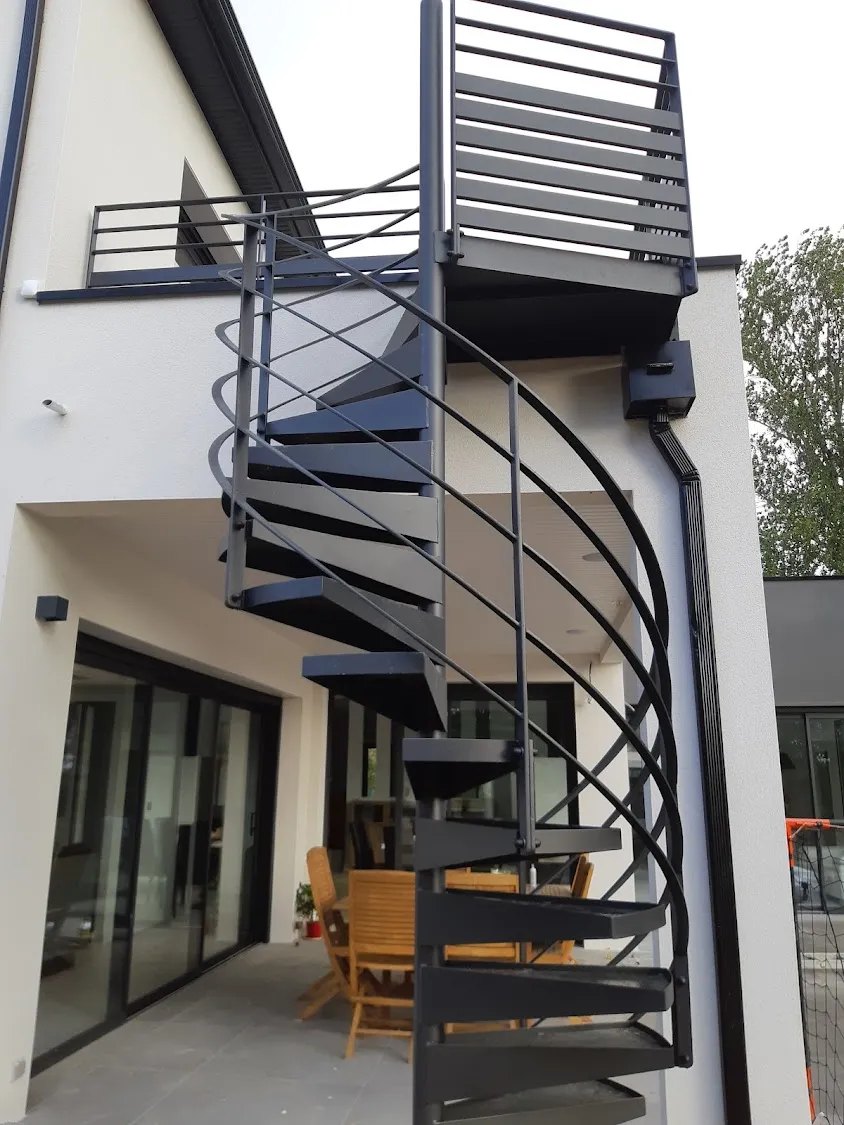 Fer & Tendance - Ferronnerie - Escalier acier - Garde-corps - Portail - Toulouse - Pergola