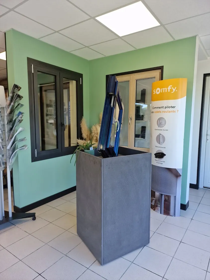 SM Menuiserie : pergola Bioclimatique,véranda, store banne , carport , portail ect...