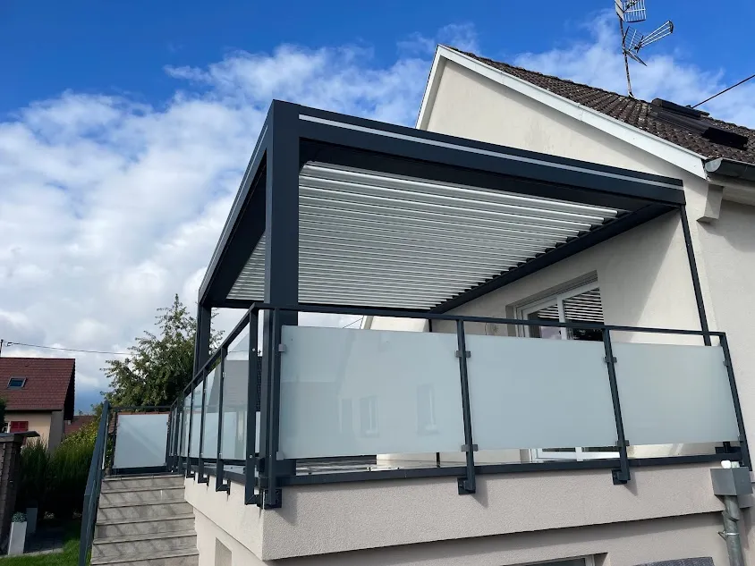 QUALIALSACE- Pergola bioclimatique et Carport en Alsace