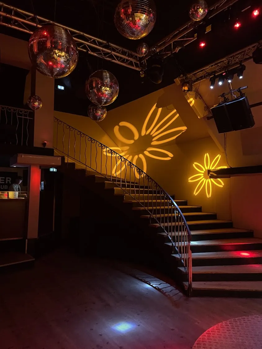 L'Escalier Club